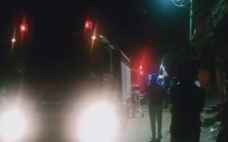 الدفع بـ10 سيارات إطفاء لإخماد حريق مخزن تدوير بلاستيك و4 منازل بمنشأة ناصر