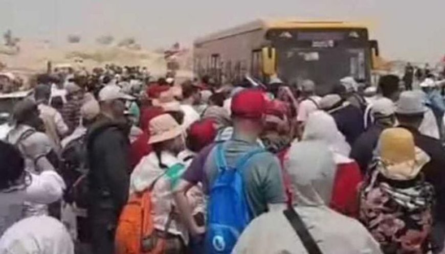 زيارة الاهرامات بين التطوير والاساءة للزائرين؟!