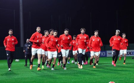 منتخب مصر بالزي الرسمي أمام زيمبابوى