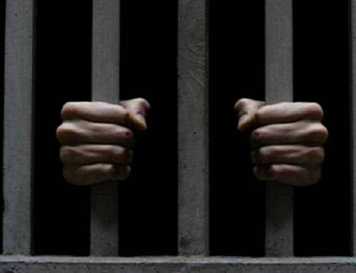 تجديد حبس سائق محافظ الدقهلية وطالب بكلية الطب 15 يومًا فى الاتجار بالعقاقير المخدرة