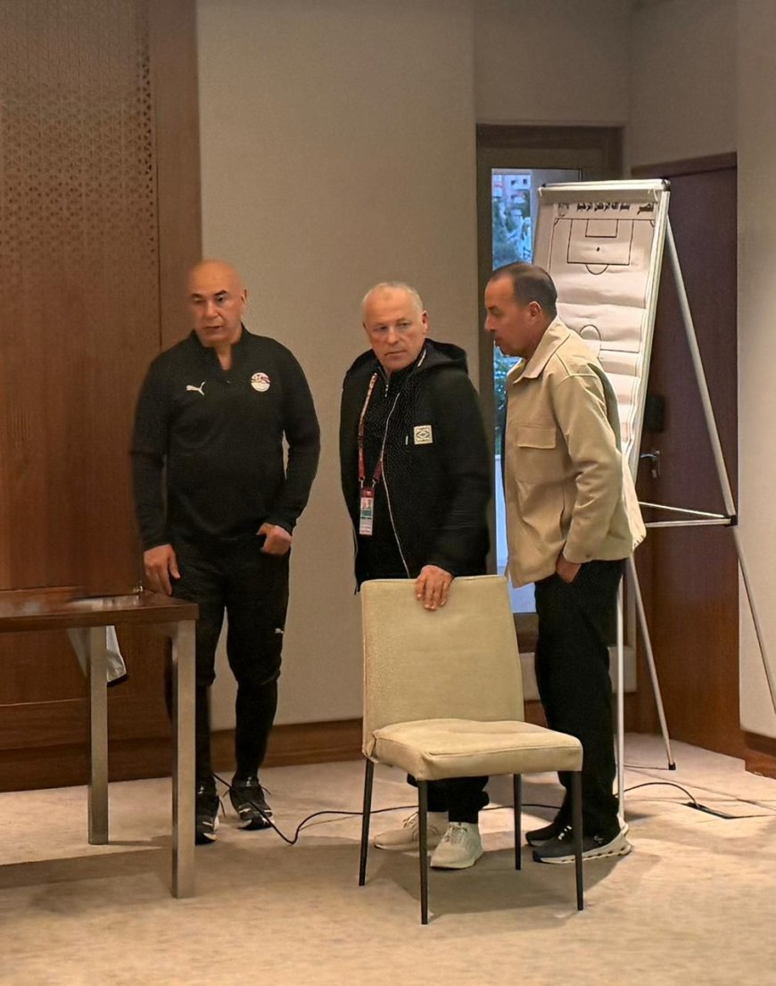 أبو ريدة يجتمع بلاعبي المنتخب لتحفيزهم قبل مواجهة زيمبابوي غداً