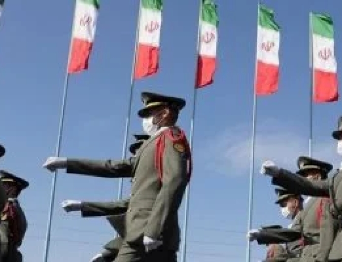 الحرس الثوري يعلن استهداف ناقلات نفط وتعطل القاعدة الأمريكية في الكويت